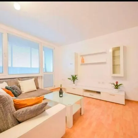 Apartmen Merry *